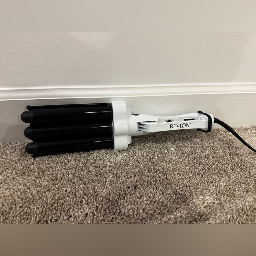 Revlon 3 Barrel Jumbo Ceramic Hair Waver